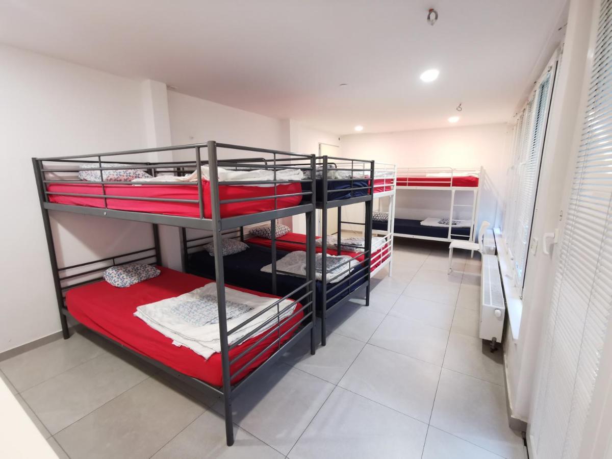 Simbol Rooms With Free Private Parking Ljubljana Exterior photo