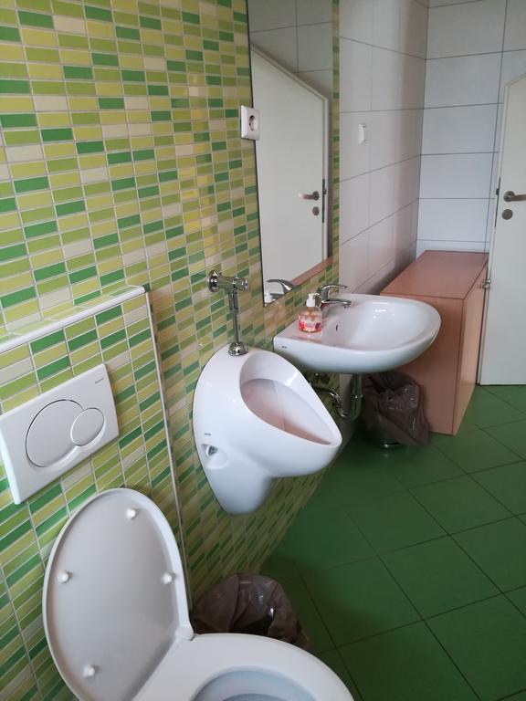 Simbol Rooms With Free Private Parking Ljubljana Exterior photo